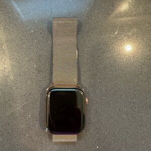 Apple Series 5 Smartwatch 44mm